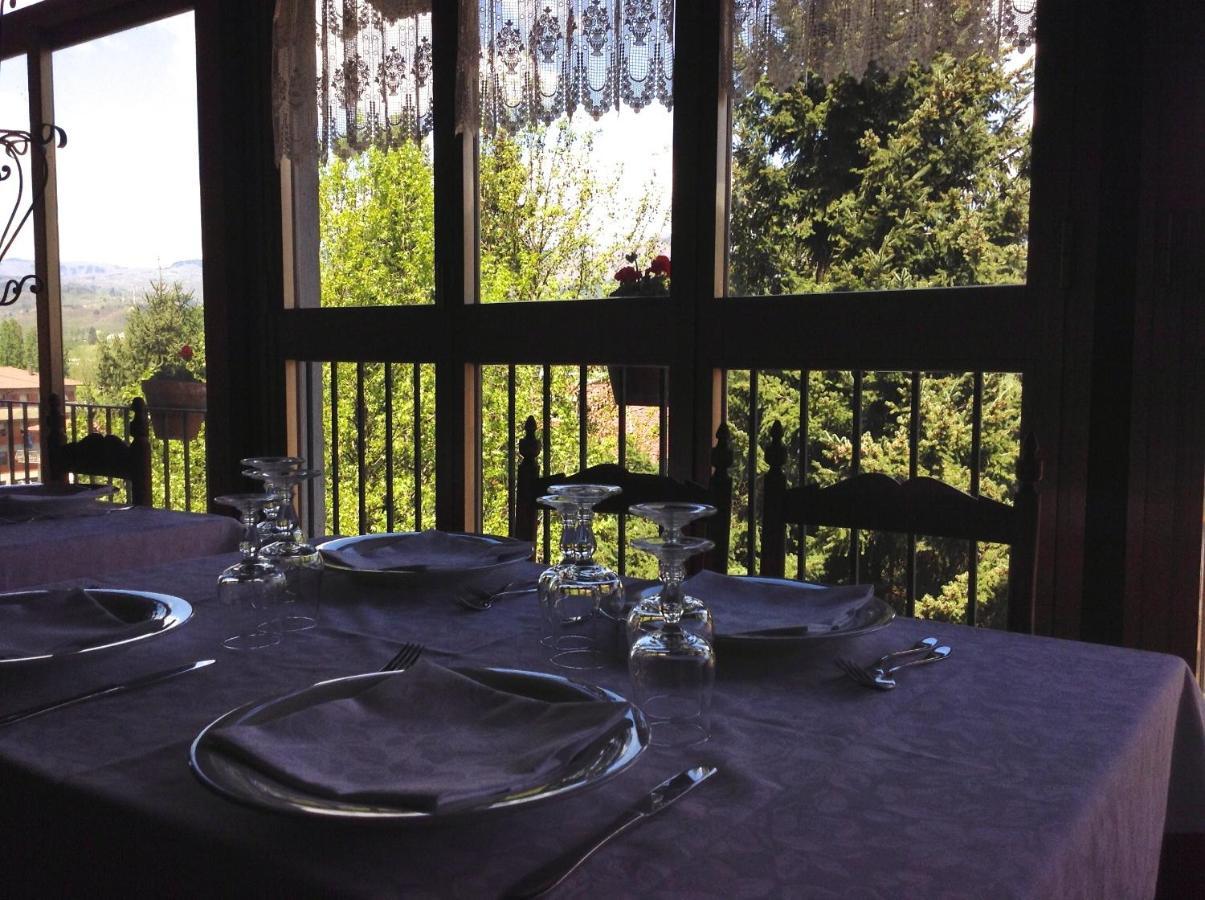 Albergo Ristorante Da Carlino Castelnuovo di Garfagnana Exterior photo